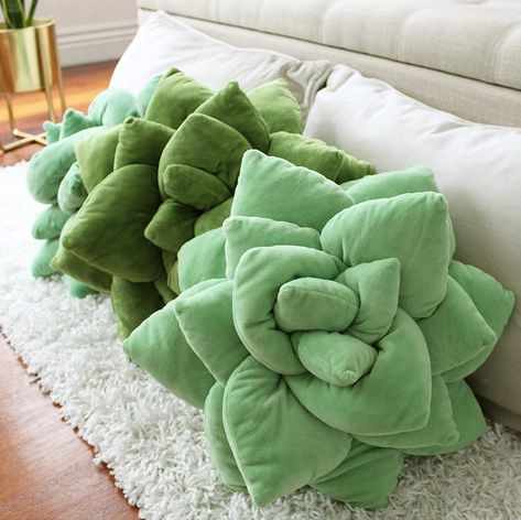 Succulent Pillows, Bench Pallet, Succulent Pillow, Reka Bentuk Bilik Tidur, Cushion Storage, Hiasan Bilik Tidur, Crate Ideas, Bantal Sofa, Milk Crate