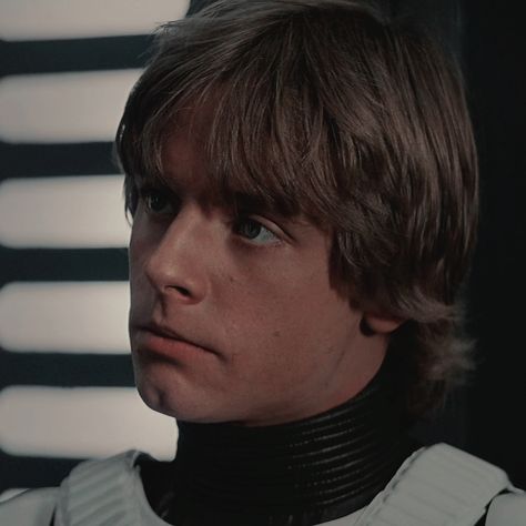 Mark Hamill Side Profile, Luke Skywalker Haircut, Luke Skywalker Icon, Jedi Grand Master, Star Wars Icon, Star Wars Luke, Star Wars Luke Skywalker, Star Wars 1977, Star Wars Men