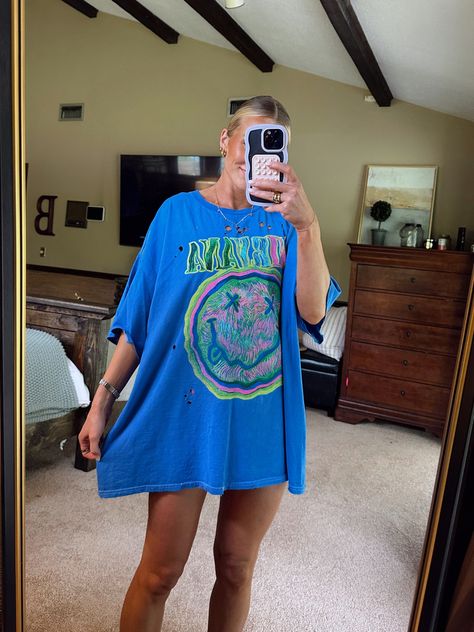 White Nirvana Shirt, Blue Nirvana Shirt, Nirvana Graphic Tees, Nirvana Tee Shirt, Nirvana T Shirt Outfit, Nirvana Sweatshirt Outfit, Nirvana Shirt Outfit, Nirvana Clothes, Beachy Fits