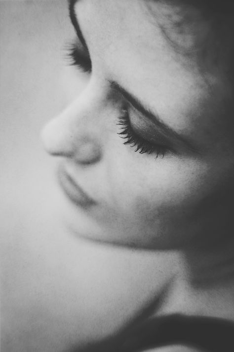 soft Portrait Photography Inspiration, Eyes Looking Down, Bird Eye View, Photography Inspiration Portrait, Have Inspiration, Photography Magazine, Black And White Portraits, Portrait Inspiration, Artistic Photography