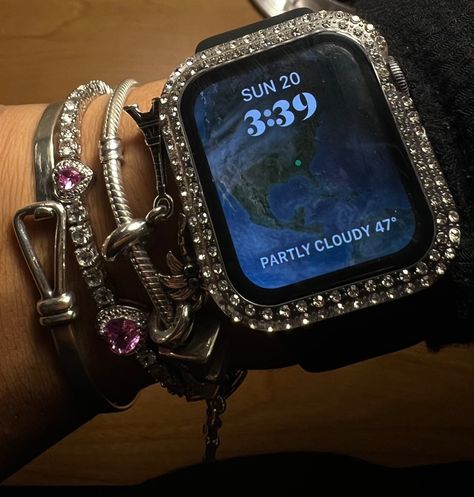 Wrist Accessories Aesthetic, Cute Apple Watch Aesthetic, Apple Watch And Bracelets Aesthetic, Pinterest Wrist Apple Watch, Christmas Wishlist Black Women, Pandora Bracelet On Wrist, Cute Apple Watch Bands Aesthetic, Y2k Apple Watch, Apple Watch Aesthetic Bracelets