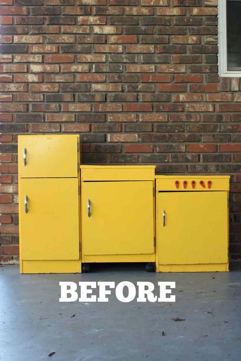 Vintage Play Kitchen Makeover, Wood Play Kitchen Makeover, Refurbished Play Kitchen, Wooden Play Kitchen Makeover, Play Kitchen Makeover, Kids Wooden Kitchen, Wooden Kitchen Set, Upcycle Kids, Wooden Toy Kitchen