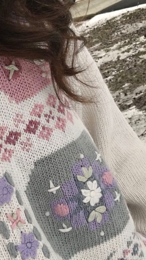 Grandma Sweaters Aesthetic, Grandma Sweater Aesthetic, Grandma Sweater Outfit, Grandma Clothes Aesthetic, Leslie Aesthetic, Pink Winter Aesthetic, Grandma Core Outfit, Cozy Winter Sweater With Floral Embroidery, Winter Aesthetic Cozy