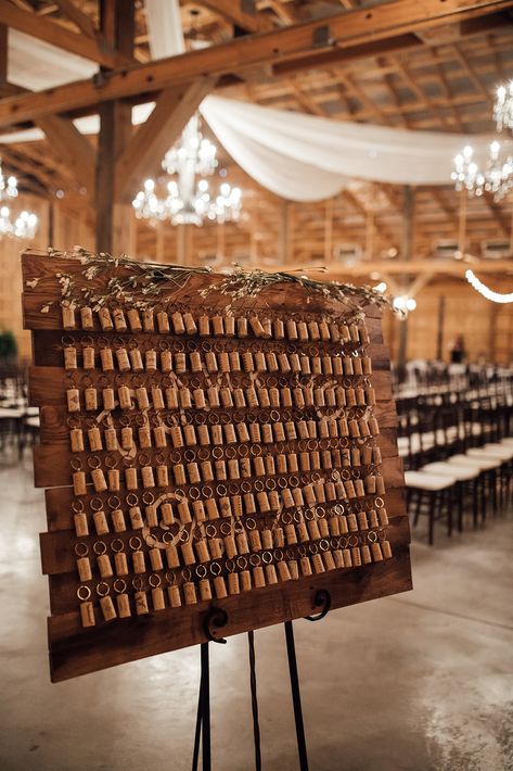 Wine cork keychains are the perfect Italian flair for a wedding favor! Champagne Cork Wedding Ideas, Wine Cork Wedding Place Cards, Winery Wedding Favors, Wine Cork Wedding Favors, Wine Cork Place Card Holder, Wine Cork Wedding, Wine Theme Wedding, Italian Wedding Favors, Cork Wedding