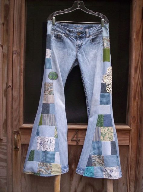 1000+ images about Clothes on Pinterest | Bell Bottom Jeans ... Diy Jean Shorts, Jean Diy, Plus Size Hippie, Hippie Jeans, Moda Hippie, Jeans Patchwork, Patchwork Clothes, Diy Jeans, Moda Denim