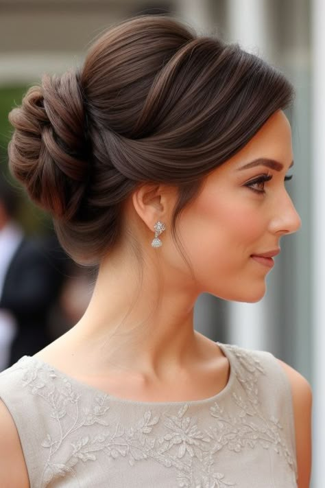 28+ Chin Length Hairstyles Updos 6 Side Bun Updo, Classic Updo Hairstyles, Chin Length Hairstyles, Character Hairstyles, Fancy Updos, Side Bun Hairstyles, Hair Cut Guide, Hair Change, Hairstyle Examples