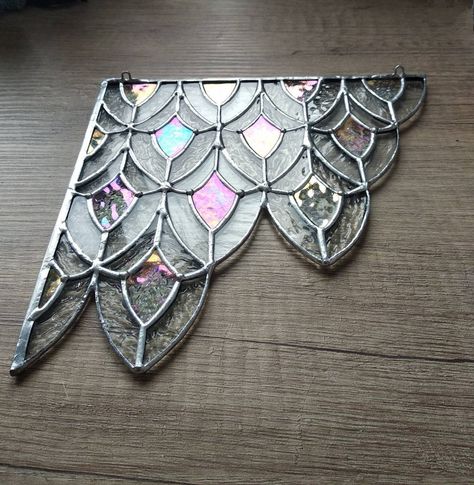 Stained Glass Accents, Corner Stained Glass Window, Stain Glass Corner Piece, Stained Glass Witchy, Stained Glass Garland, Stained Glass Corners, Stained Glass Projects Ideas, Corner Stained Glass Patterns, Stained Glass Ideas For Beginners