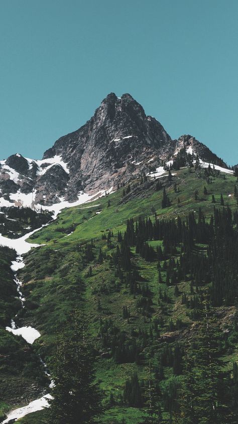 North Cascades National Park, North Cascades, Pretty Places, Mountaineering, Pacific Northwest, Beautiful World, Beautiful Landscapes, Wonders Of The World, The Great Outdoors