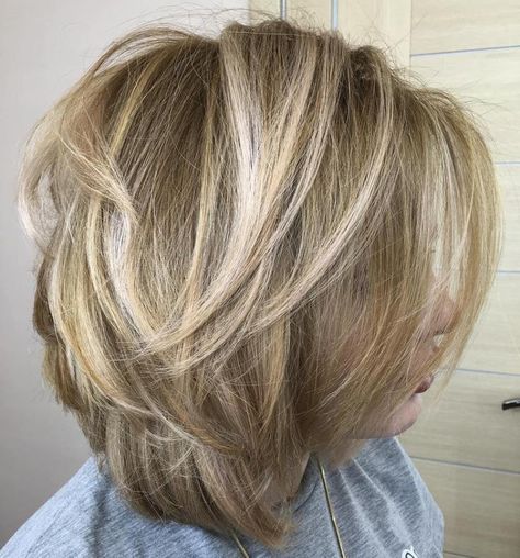 Honey Blonde Bob With Platinum Highlights Short Tucked Layered Bob, Haircuts For 2024, Haircuts For Medium Hair With Bangs, Blond Închis, Bob Lung, Layered Blonde, Blonde Balayage Bob, Kort Bob, Haircuts Medium