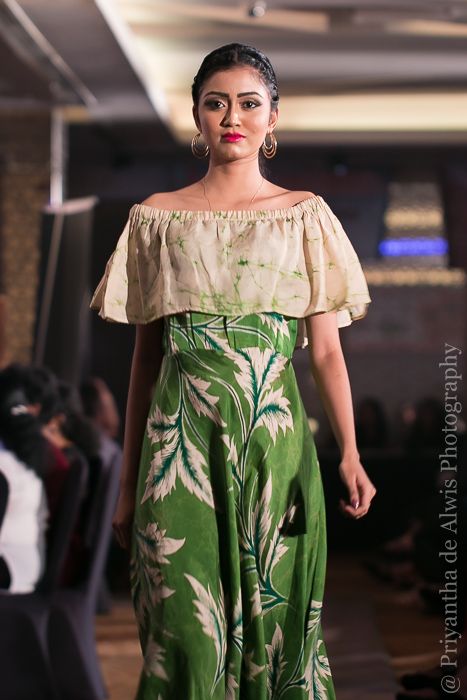 Eric Suriyasena Batik creations at Fashion Fusion , Sri Lanka Batik Top, African Bridesmaid Dresses, Poncho Style Top, Batik Design, Batik Fashion, Sleeves Designs For Dresses, Batik Dress, Poncho Style, Stylish Sarees