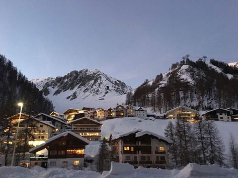 Lights At Night, St Moritz, Ski Season, Winter Girls, Swiss Alps, Best Seasons, Winter Wonder, Ski Trip, Winter Aesthetic