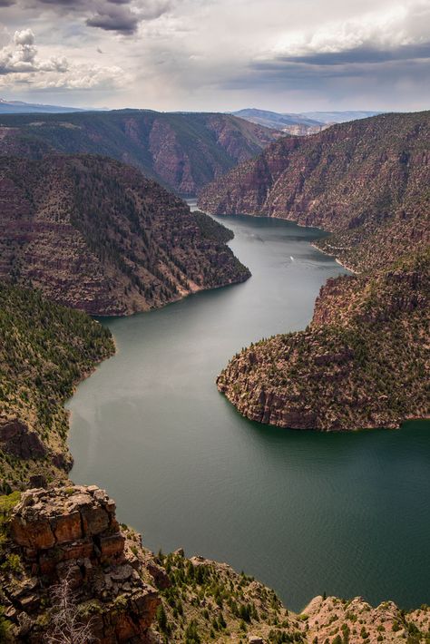 Flaming Gorge Utah Wyoming views canyons Flaming Gorge Utah, Flaming Gorge, Color Painting, Oil Water, Wyoming, Utah, Paint Colors, North America, Watercolor Paintings