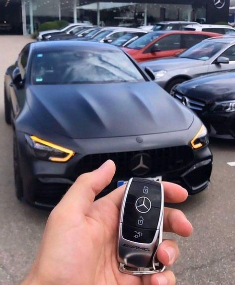 Keys Aesthetic, Black Mercedes Benz, Mom Car, Black And White Picture Wall, Lux Cars, Mercedes Car, Street Racing Cars, Key To Happiness, Expensive Cars