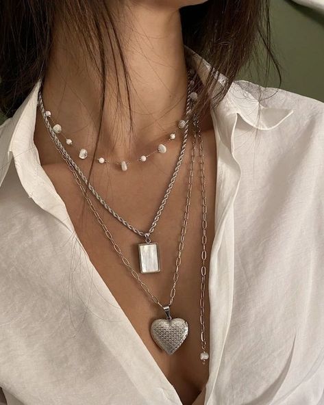 🖤Minimal, Boho & Cute! Whichever your style, this layered necklace set will be your favorite! #layerednecklace #heartnecklace #silvernecklace #giftforher #handmadejewelry #anangelshug Stackable Necklaces Silver, Dainty Jewelry Layered, Autumn Moodboard, Stackable Necklaces, Minimal Boho, Turquoise Charm, Square Necklace, Layered Necklace Set, Golden Jewelry