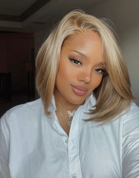 Blonde And Bronze Highlights, Bob Hairstyles White Women, Short Colored Bobs For Black Women, Peanut Butter Blonde Hair, Blonde Locks Black Women, Hairstyles For Plus Size Black Women, Loose Curl Long Hair Styles, Blonde Brown Black Hair, Partial Hair Color