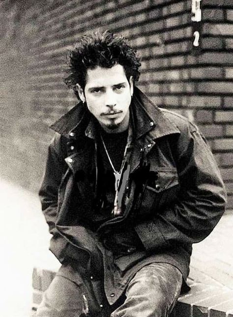 Chris Cornell Photo shoot Black and white Middle 1990s Chris Cornell 90s, 90s Short Hair, Japan February, Chris Cornell, Tokyo Japan, Short Hair, Tokyo, Japan, Black And White