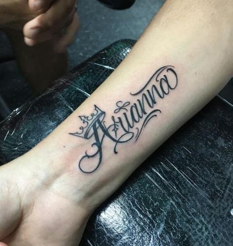 Tato Nama, Daughters Name Tattoo, Tattoo Name Fonts, Tattoo Font For Men, Name Tattoos For Moms, Ambigram Tattoo, Name Tattoos On Wrist, Font Tato, Kid Name Tattoo