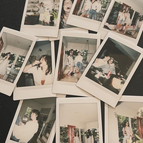 💌🎆🍷🍰🇺🇸🦢 Family Polaroid, Chloe Aesthetic, Chris Corner, Polaroid Aesthetic, Everybody Lies, Space Between Us, Max And Chloe, Chloe Price, Video Shoot