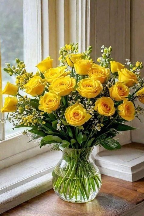 Yellow Rose Bouquet, Rose Centerpieces, Cute Flower Wallpapers, Fresh Flowers Arrangements, Beautiful Flower Arrangements, Beautiful Flowers Pictures, Arte Floral, Good Morning Flowers, Mellow Yellow