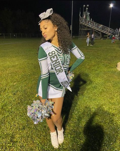 Cheer Goals, Black Cheerleaders, Cheer Athletic, Cheer Team Pictures, Kids Cheering, Cute Cheer Pictures, Cheer Athletics, Cheer Picture Poses, Cheer Poses