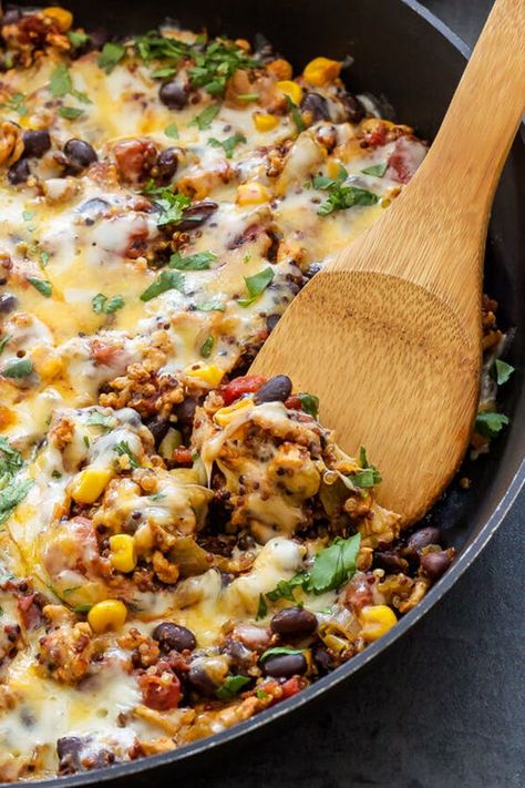 37 Fancy Dinners You Can Make with a Pound of Ground Turkey via @PureWow Taco Quinoa, Quinoa Skillet, Turkey Quinoa, Turkey Taco, Clean Foods, Turkey Tacos, Turkey Dinner, Easy Family Dinners, Ground Turkey Recipes