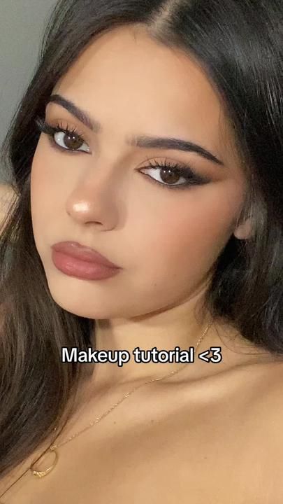 mad en TikTok No Make Up Make Up Look, Maquillage Yeux Cut Crease, Date Night Makeup, Glam Makeup Tutorial, Beginners Eye Makeup, Casual Makeup, Face Makeup Tutorial, Makeup Looks Tutorial, Natural Eye Makeup