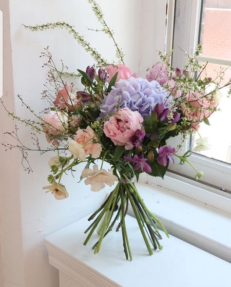 Bouquet Of Flowers In Vase, Flower Bouquet In Vase, Simple Flower Arrangements, Pink Flower Arrangements, Wildflower Wedding Bouquet, Yellow Bouquets, Floral Aesthetic, Purple Peonies, Lily Bouquet