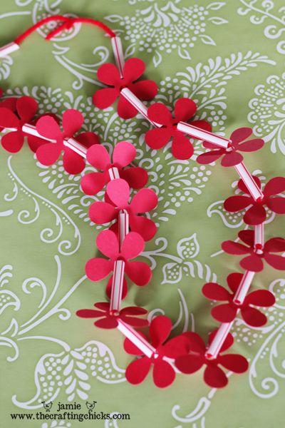 Hawaiian Leis-Kid Craft....we did this at my daughter's 8th birthday luau, but I used silk flower pedals from Dollar Store flower bunches.  Girls loved the craft! ليلو وستيتش, Aktiviti Kanak-kanak, Summer Fun For Kids, Fun Summer Activities, Hawaiian Theme, Summer Crafts For Kids, Hawaiian Party, Camping Crafts, Luau Party