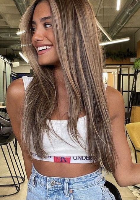 Highlights For Brown Hair Money Pieces, Bronde Balayage Tan Skin, Brown Hair With Honey Blonde Balayage, Brown Hair Summer 2023, Money Pieces On Brunette Hair, Tan Skin Blonde Highlights, Honey Blond Highlight On Brown Hair, Honey Blonde Hair On Brunette, Dark Hair With Honey Blonde Highlights