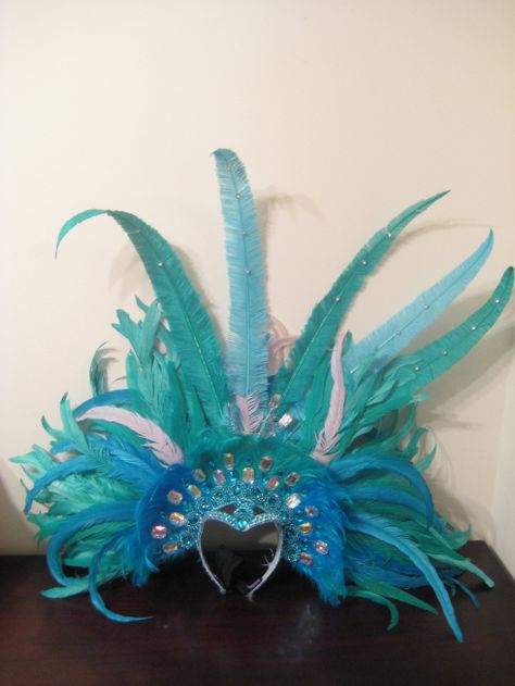 Caribana 2011 costume 002 Diy Feather Headband, Rio Carnival Costumes, Carribean Carnival Costumes, Caribbean Carnival Costumes, Carnival Headdress, Diy Carnival, Carnival Decorations, Headpiece Diy, Carnival Themed Party