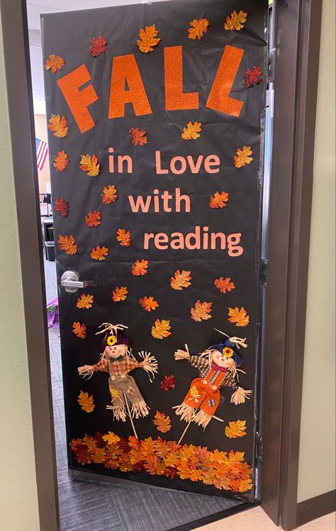 Pumpkin Door Decorations Classroom, November Classroom Door, Pumpkin Classroom Door, Fall School Doors, Fall Door Decorations Classroom, Safari Kids Crafts, Dr Seuss Classroom Door Decorations, Thanksgiving Classroom Door, Preschool Door Decorations