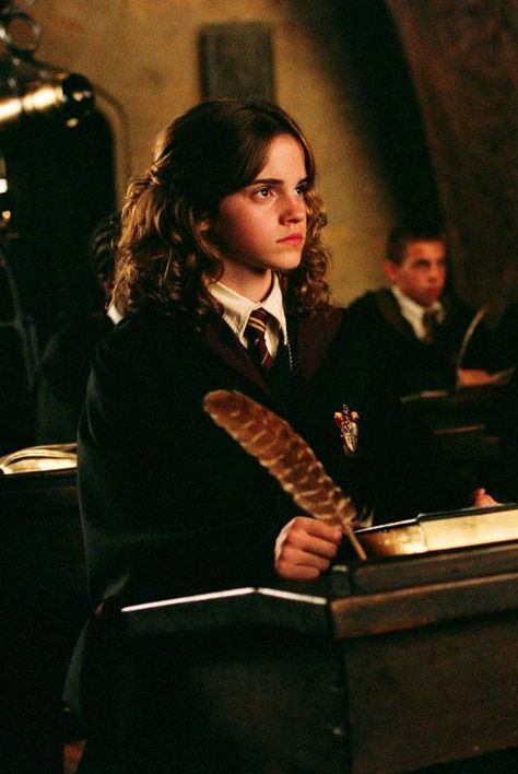 Pinterest: ☹ ѕaraн ☹ Hermione Jean Granger, Quotes Celebrities, Harry Potter 3, Harry Potter Stuff, Hermione Granger, Education Quotes, Fantastic Beasts, Emma Watson, Hermione