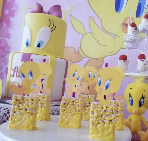 Tweety Bird 1st Birthday Party Ideas, Tweety Bird Baby Shower Ideas, Tweety Bird Theme Birthday Party, Tweety Bird Party Ideas, Tweety Bird Birthday Party, Tweety Bird Birthday Party Ideas, Tweety Bird Birthday Cake, Tweety Themed Birthday Party, Tweety Cake