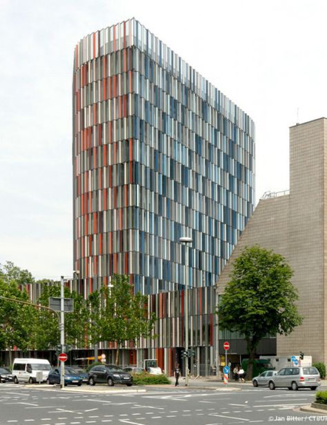 Louvre Facade, Facade Color, Sauerbruch Hutton, Architecture Futuristic, Tower Architecture, Europa Park, External Cladding, Colour Architecture, Shift Pattern