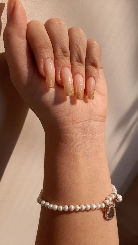 Pretty nails, gold, aesthetic Ombré Gold Chrome Nails, Brown Glitter Ombre Nails, Gold Reflective Nails, Ombré Gold Nails, Gold Fade Nails, Gold French Tip Nails Coffin, Gold Clear Nails, Ombre Gold Nails, Gold French Tip Toes