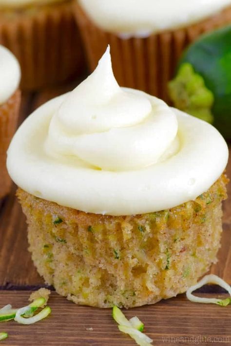 Zucchini Cupcakes Thanksgiving Crafts For Babies, Crafts For Babies, Carrot Zucchini Muffins, Zucchini Cupcakes, Wine Cupcakes, Summer Cupcakes, Cream Cheese Frosting Recipe, Thanksgiving Crafts For Kids, Wedding Dessert