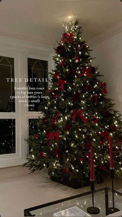 Christmas Tree Inspo, Christmas Dreaming, Deco Table Noel, Cozy Christmas Decor, Christmas Apartment, Christmas Themes Decorations, Christmas Decor Inspiration, Classy Christmas, Christmas Tree Inspiration