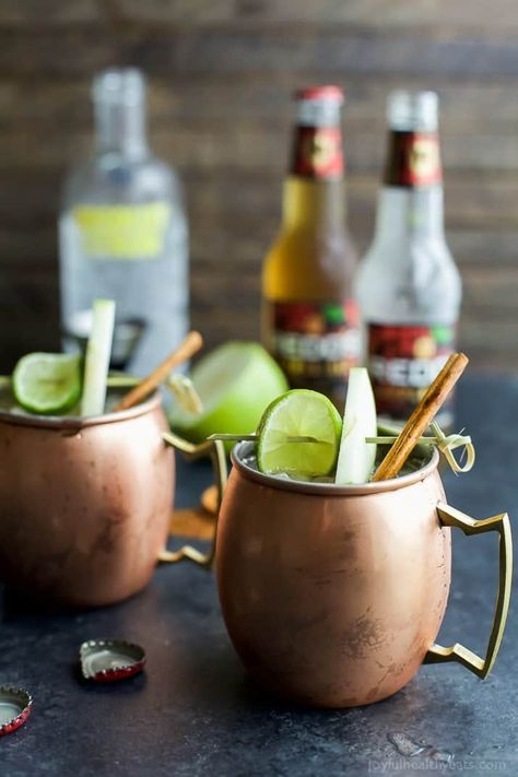 Apple Cider Moscow Mules made with hard Apple Cider, Citron Vodka, Ginger Beer, lime juice, and a hint of cinnamon! Easy to make and sure to be a hit! #applecider #cocktails Thanksgiving Recipes Side Dishes Healthy, Cider Moscow Mule, Apple Cider Moscow Mule, Cider Cocktail Recipes, Cider Cocktail, Spiked Eggnog, Apple Cider Cocktail, Moscow Mules, Hard Apple Cider