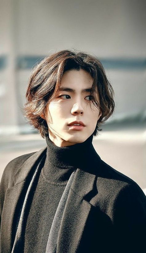 Korean Medium Hair, Korean Men Hairstyle, Korean Haircut, Asian Haircut, Mens Hairstyles Medium, Asian Men Hairstyle, Men's Long Hairstyles, Asian Man, Corte De Cabelo Masculino