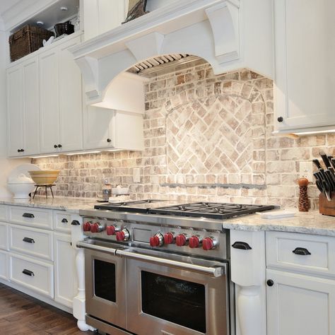 White Tile Backsplash Kitchen, White Kitchen Interior Design, Brick Tile Backsplash, White Tile Kitchen Backsplash, Tile Backsplash Kitchen, White Kitchen Interior, Brick Backsplash Kitchen, White Tile Backsplash, White Wash Brick