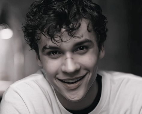 Marcus Lopez Smiling, Benjamin Wadsworth Smile, Marcus Lopez Smile, Mattheo Riddle Smile, Matthew Riddle, Matteo Riddle, Benjamin Wadsworth Photoshoot, Riddle Pictures, Slytherin Wallpaper