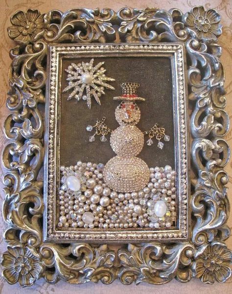 Lovely Snowman Jewelry, Pearl Snowman, Jewelry Trees, Rhinestone Costume, Jewelry Pictures, Old Jewelry Crafts, Costume Jewelry Crafts, Jeweled Christmas Trees, Jewelry Repurposed