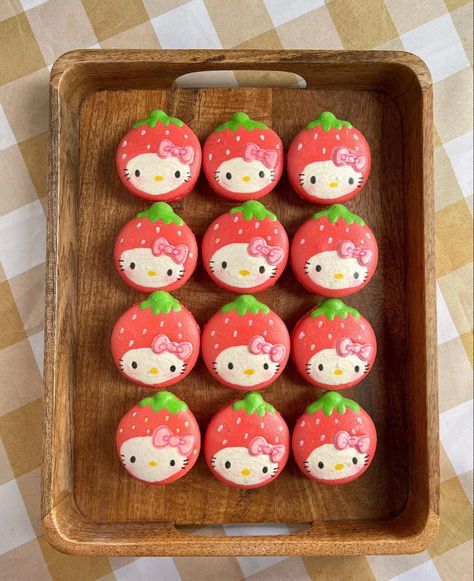 Strawberry Hello Kitty, Hello Kitty Birthday Theme, Hello Kitty Cookies, Arts And Crafts For Teens, Hello Kitty Cupcakes, Anime Boy Sketch, Cute Baking, Cute Food Drawings, Hello Kitty Party