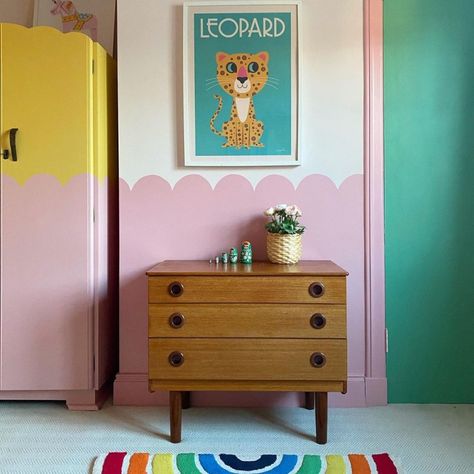 2021’s Scallop Trend Belongs in Kids’ Rooms Colorful Kids Room, Kids Room Paint, Kids Room Wall, Big Girl Rooms, Striped Wallpaper, Room Paint, Chic Furniture, Kids Rooms, Colorful Decor