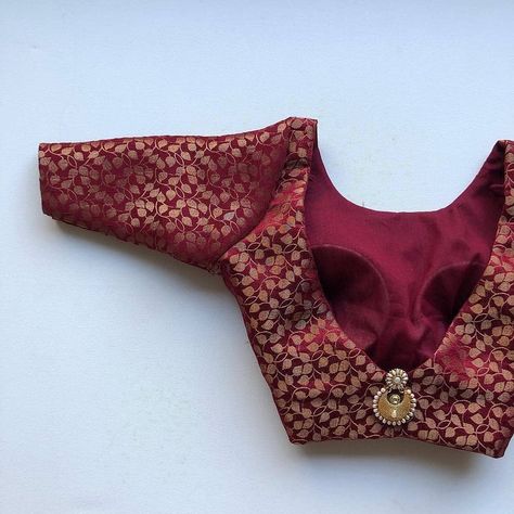 Designer Blouse Ideas, Brocade Blouse Designs, Cotton Blouse Design, Blouse Ideas, Saree Blouse Neck Designs, Backless Blouse Designs, Brocade Blouse, Traditional Blouse Designs, New Blouse Designs