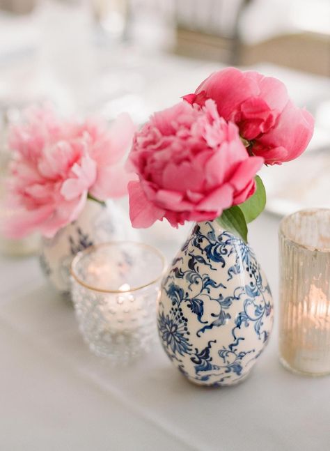 Coastal Grandmother Wedding Aesthetic, Ginger Jar Wedding, Blue Coral Weddings, Bridesmaids Brunch, Chinoiserie Wedding, Red Chinoiserie, Bridesmaid Brunch, Peonies Centerpiece, Coral Charm Peony