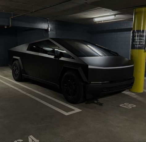 Black Truck Aesthetic, Kardashian Cars, Blacked Out Cars, Muscle Cars Mustang, Luxury Cars Range Rover, Elizabeth 2, Tesla Cybertruck, Moto Car, Black Truck