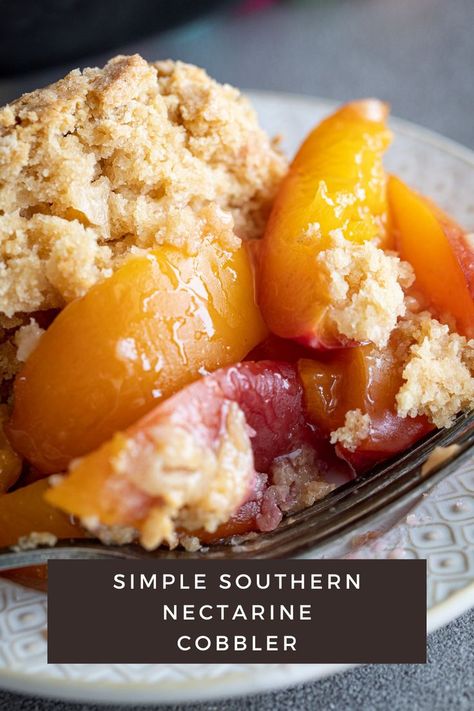 Nectarine Dessert, Nectarine Cobbler, Nectarine Recipes, Summer Desserts Easy Healthy, Cobbler Recipe, Peach Cobbler Recipe, Easy Summer Desserts, Peach Recipe, Desserts Easy