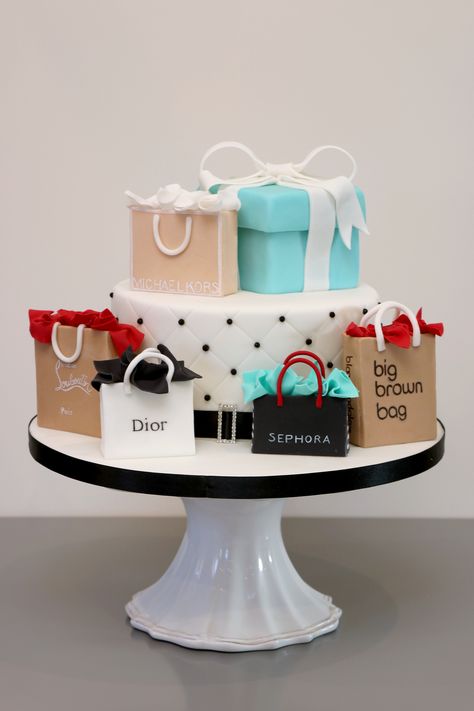 Shopping Bag Cake, New York Cake, 19th Birthday Cakes, New York Shopping, Cake Designs For Girl, Elegant Birthday Cakes, Make Up Cake, Adult Birthday Cakes, Birthday Cakes For Women