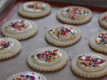 White Chocolate Shortbread Cookies Recipe | Ree Drummond | Food Network White Chocolate Shortbread Cookies, Chocolate Shortbread Cookies Recipes, Ree Drummond Recipes, Shortbread Cookies Recipe, Chocolate Shortbread, Chocolate Shortbread Cookies, Buttery Shortbread Cookies, Eton Mess, Shortbread Cookie Recipe